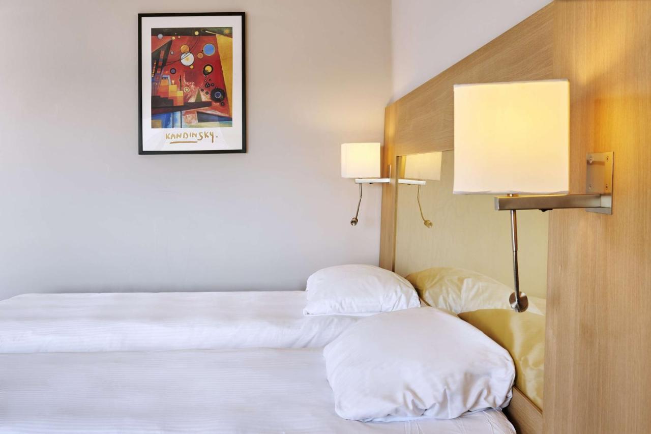 Park Inn By Radisson Liege Airport Grace-Hollogne Bagian luar foto
