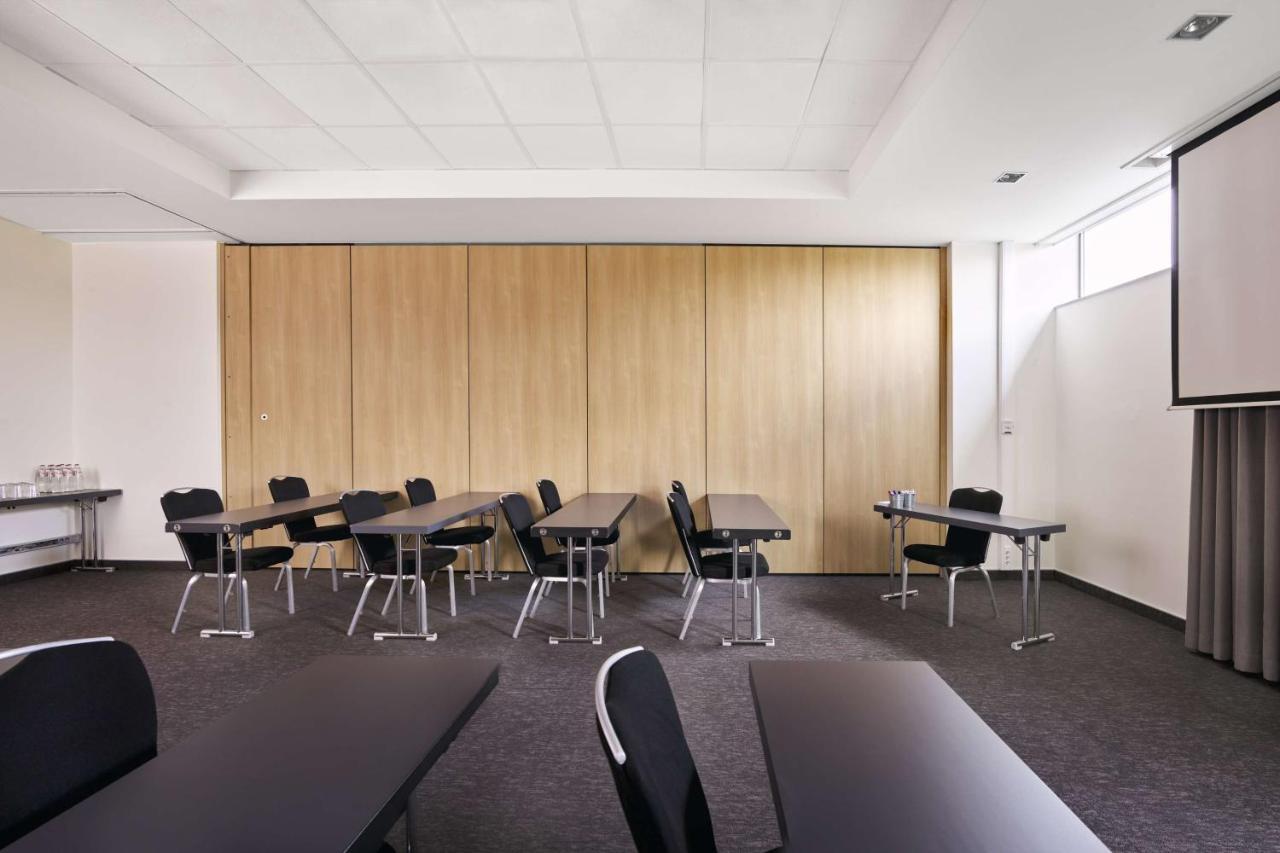Park Inn By Radisson Liege Airport Grace-Hollogne Bagian luar foto