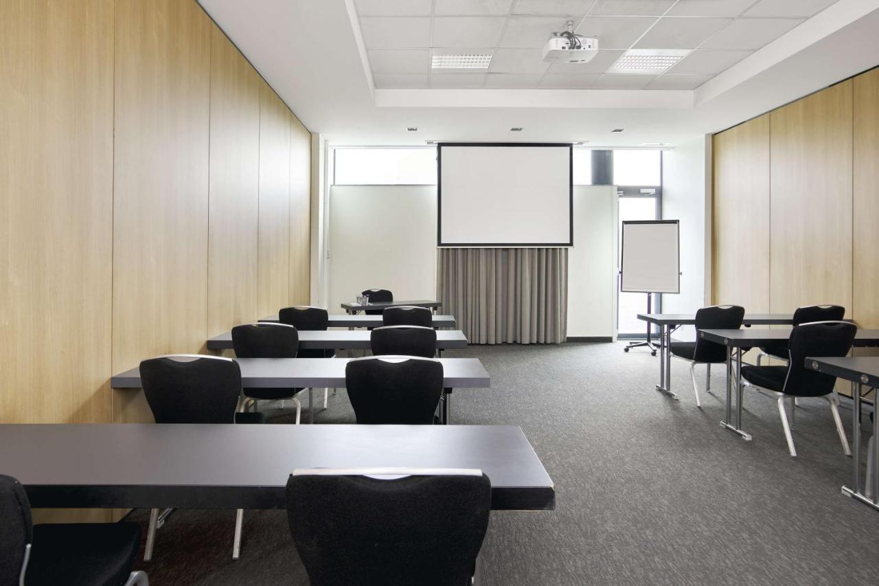 Park Inn By Radisson Liege Airport Grace-Hollogne Bagian luar foto