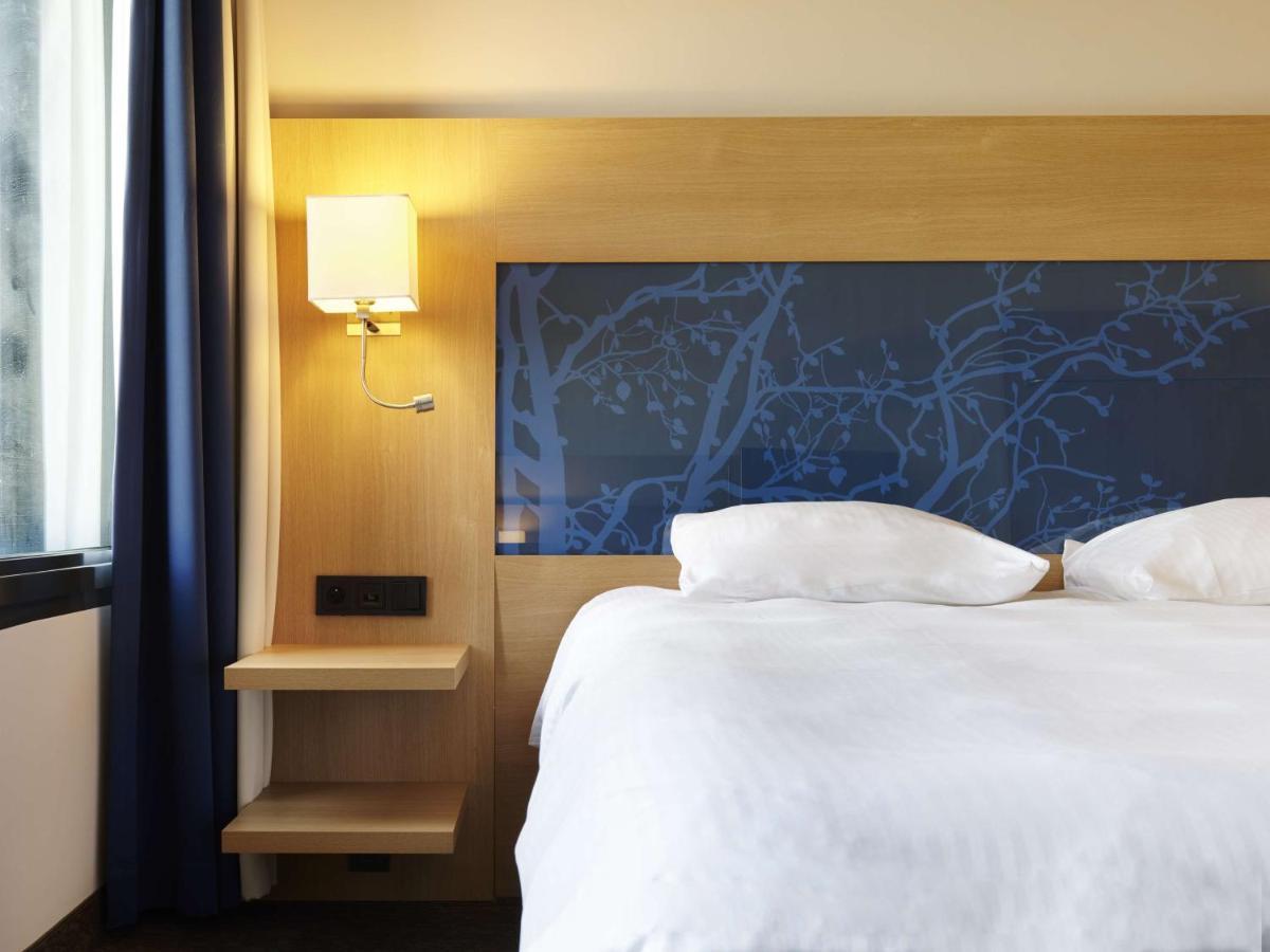 Park Inn By Radisson Liege Airport Grace-Hollogne Bagian luar foto