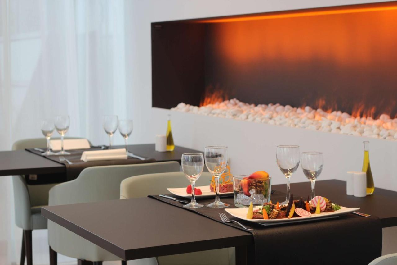 Park Inn By Radisson Liege Airport Grace-Hollogne Bagian luar foto