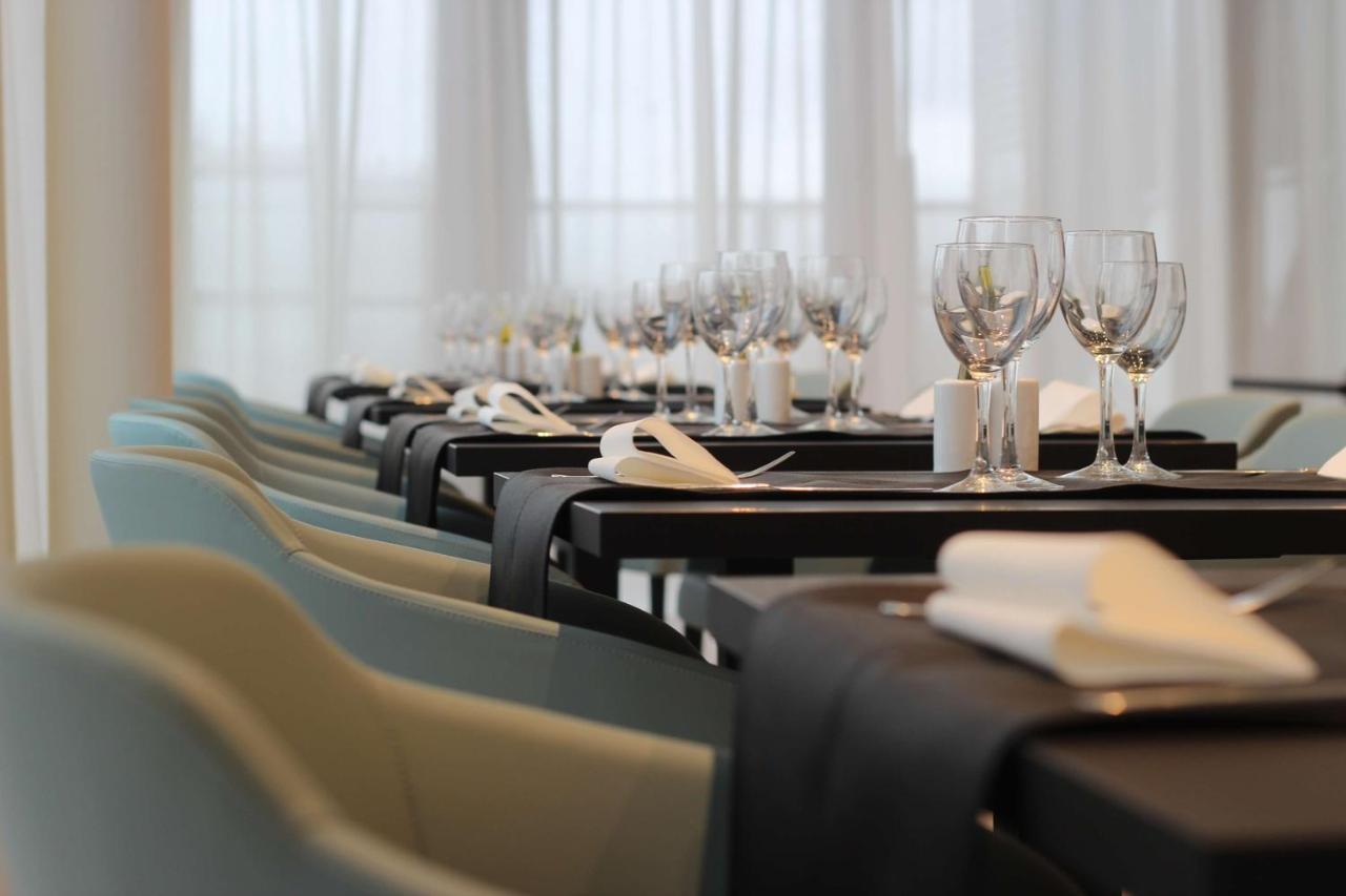 Park Inn By Radisson Liege Airport Grace-Hollogne Bagian luar foto