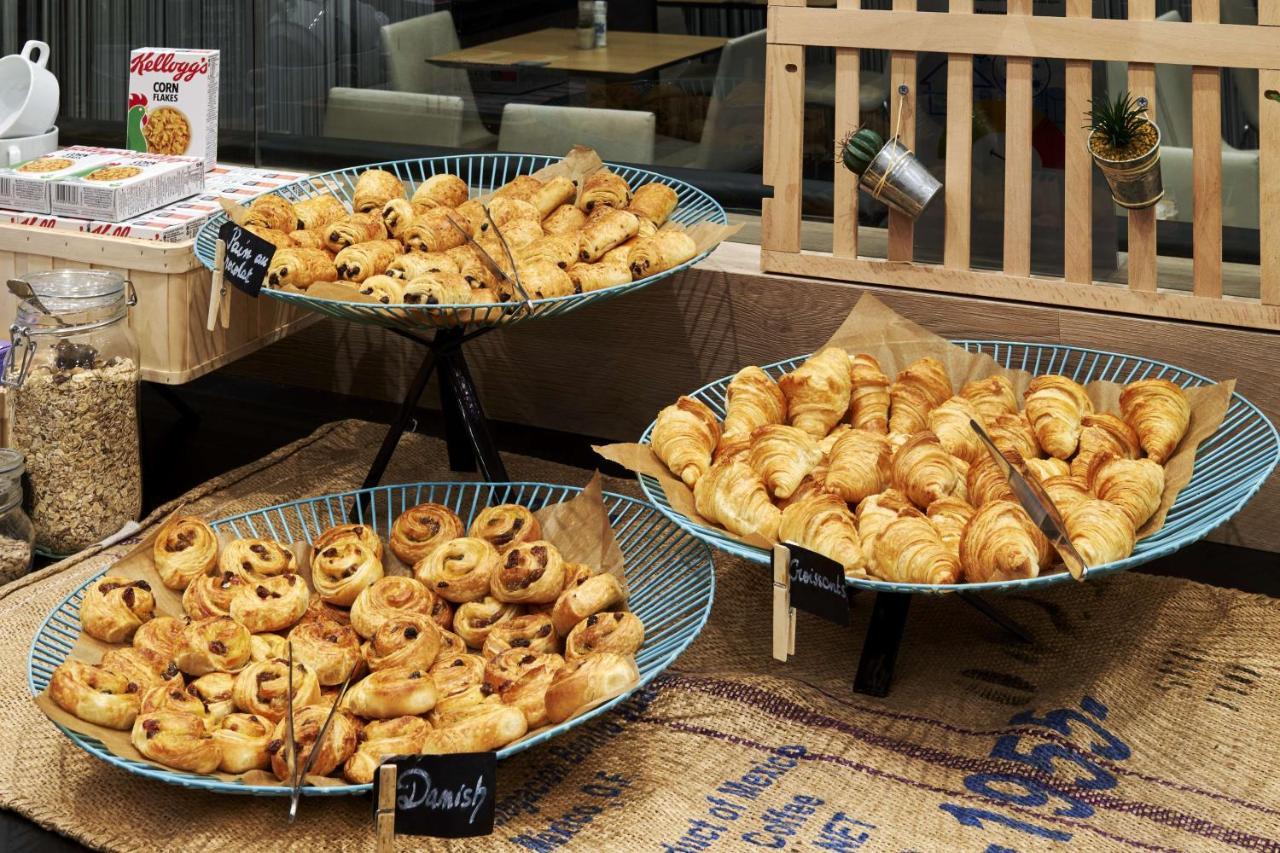 Park Inn By Radisson Liege Airport Grace-Hollogne Bagian luar foto
