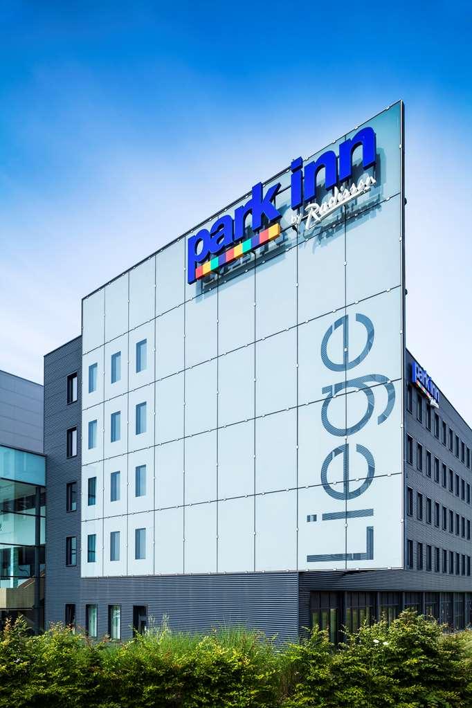 Park Inn By Radisson Liege Airport Bagian luar foto