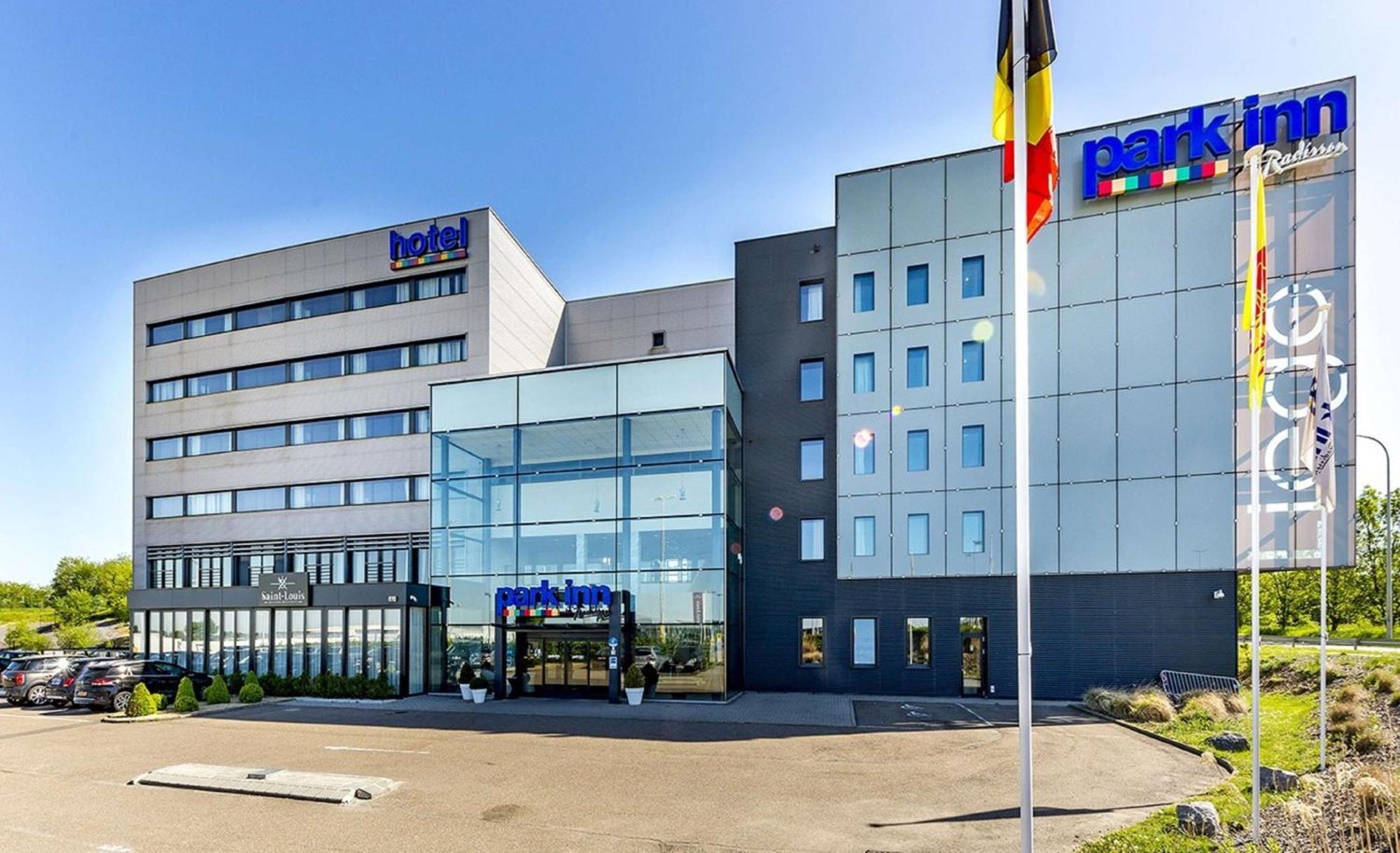 Park Inn By Radisson Liege Airport Bagian luar foto