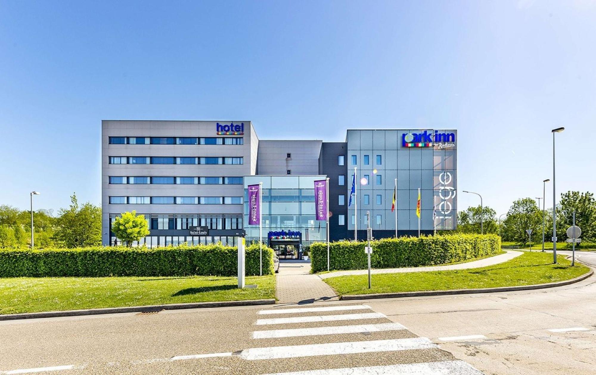 Park Inn By Radisson Liege Airport Bagian luar foto