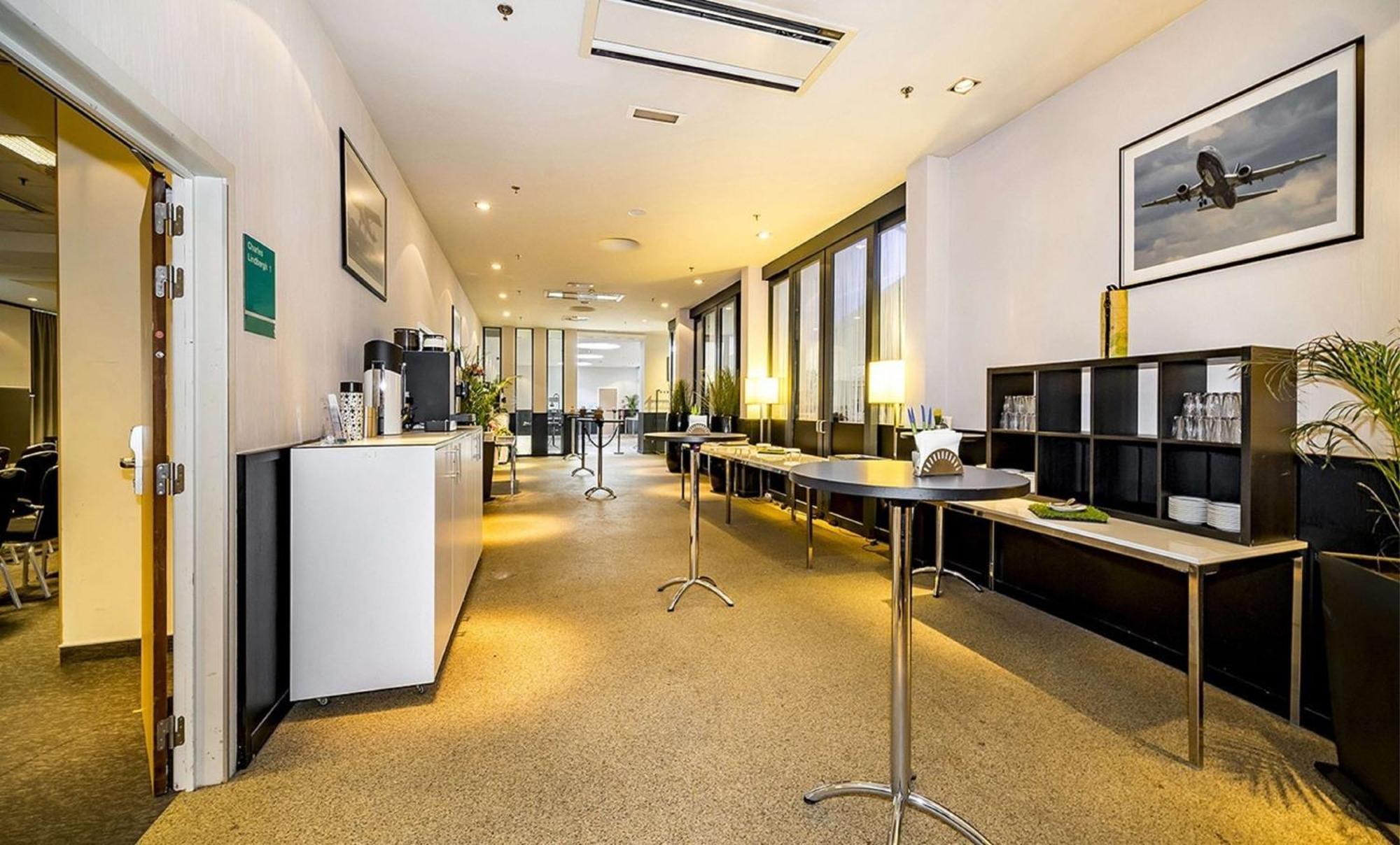 Park Inn By Radisson Liege Airport Grace-Hollogne Bagian luar foto