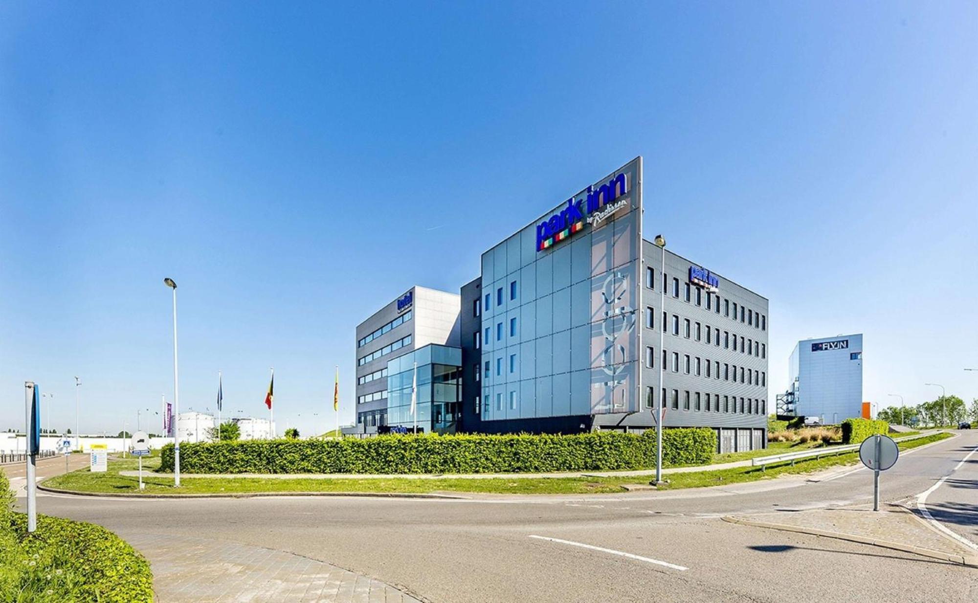 Park Inn By Radisson Liege Airport Bagian luar foto